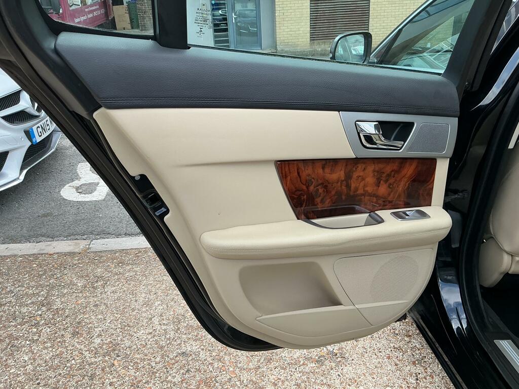 Jaguar XF 2.2 D Premium Gold #35