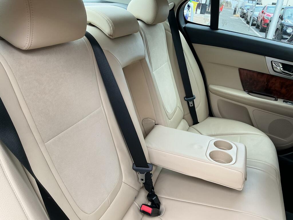 Jaguar XF 2.2 D Premium Gold #27