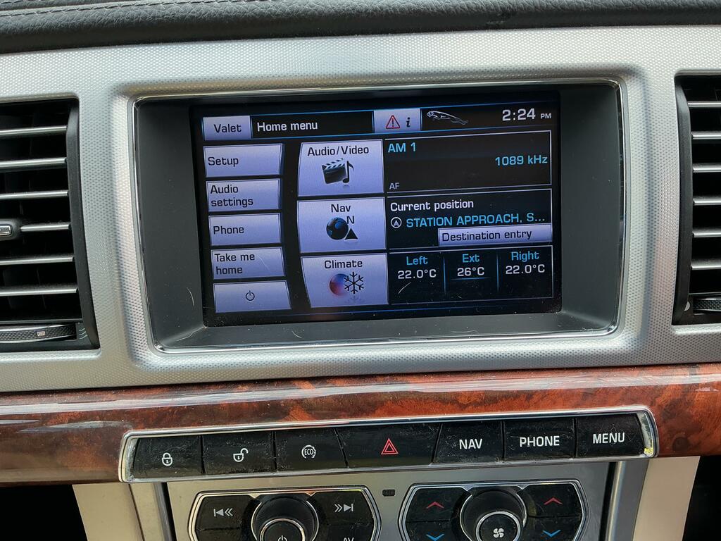 Jaguar XF 2.2 D Premium Gold #45
