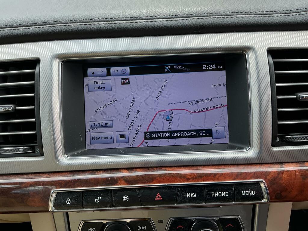 Jaguar XF 2.2 D Premium Gold #42