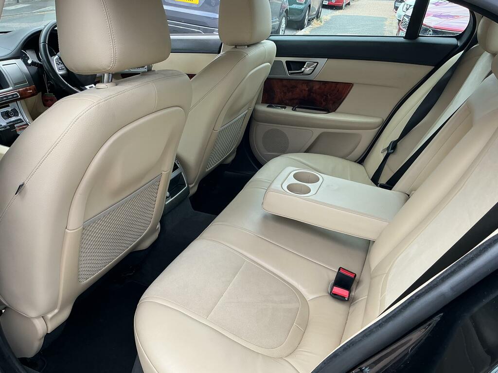 Jaguar XF 2.2 D Premium Gold #31