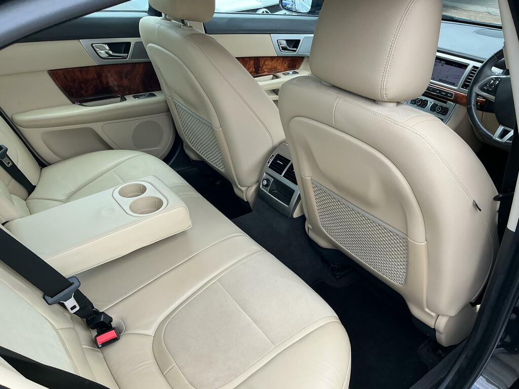 Jaguar XF 2.2 D Premium Gold #25