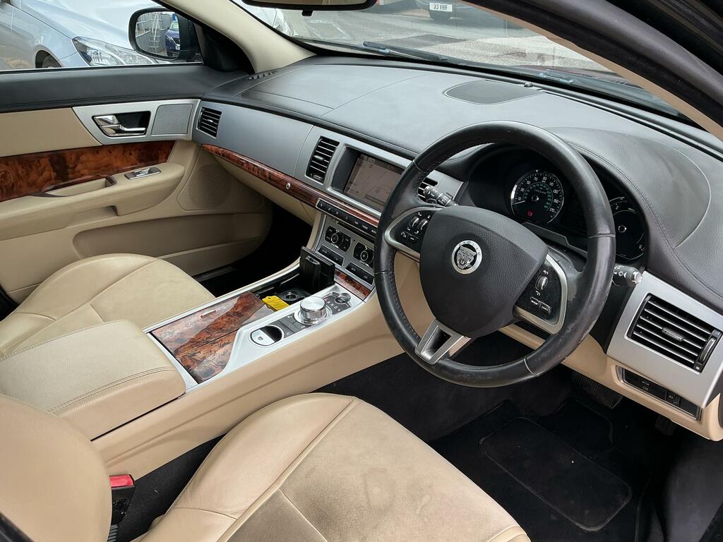 Jaguar XF 2.2 D Premium Gold #20
