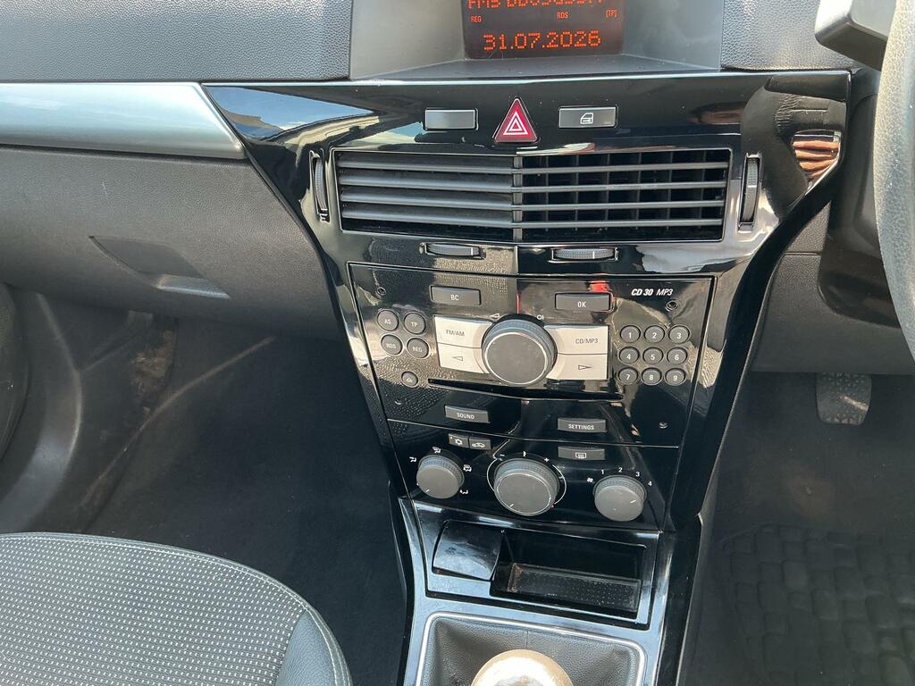 Vauxhall Astra 1.4I 16V Club #37