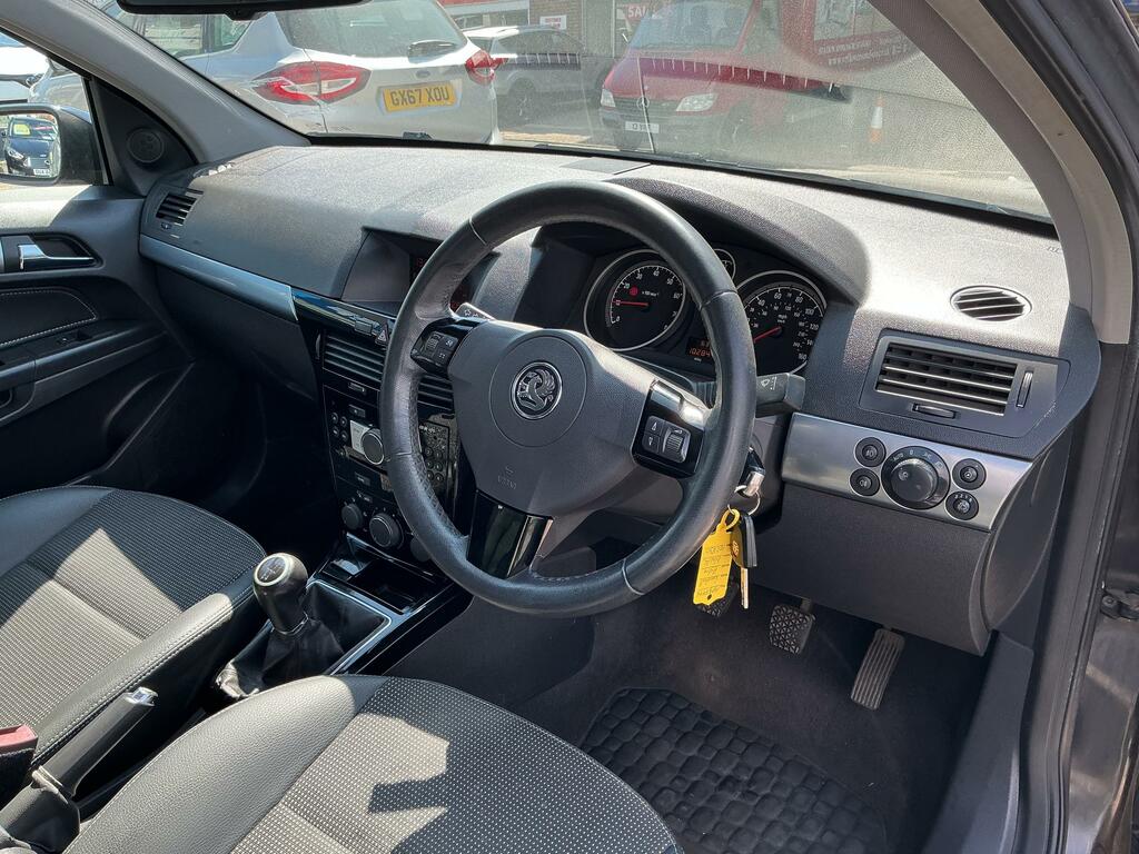 Vauxhall Astra 1.4I 16V Club #19