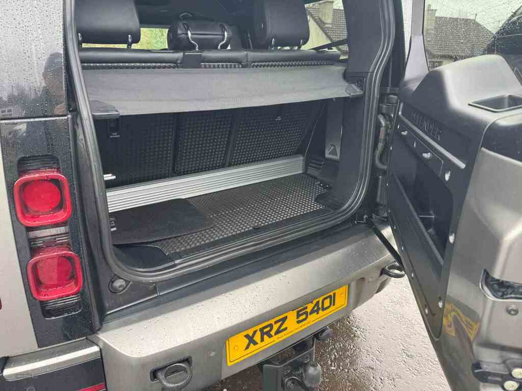 Land Rover Defender 90 3.0 D250 X-dynamic Hse 90 HNZ143 #3