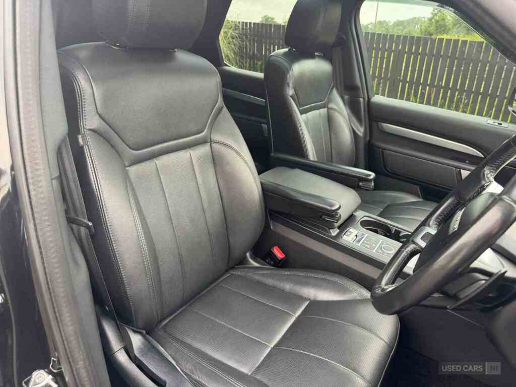 Land Rover Discovery R-dynamic S Black #7