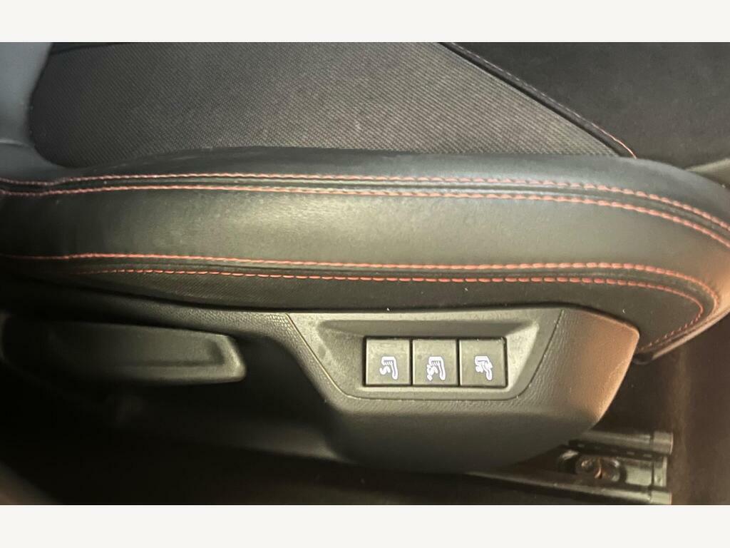 Peugeot 308 1.2 Puretech 130 Allure Digital I-cockpit Red #19