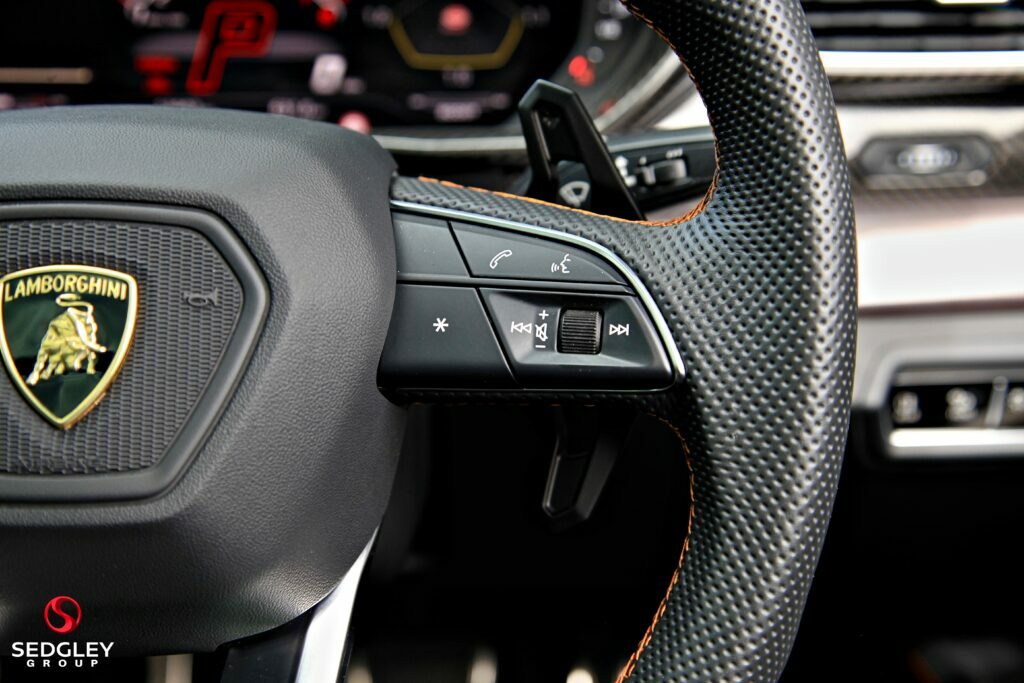 Lamborghini Urus Estate Grey #24