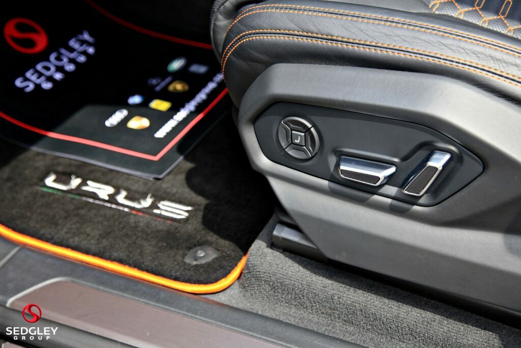 Lamborghini Urus Estate Grey #25