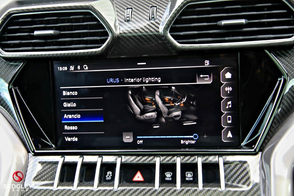 Lamborghini Urus Estate Grey #45