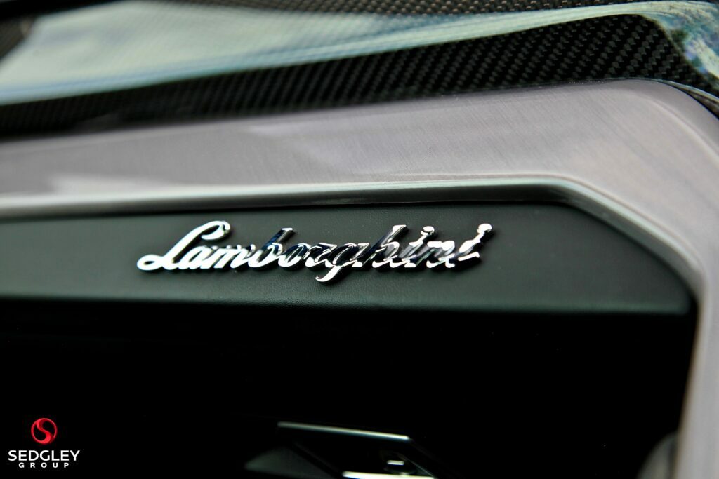 Lamborghini Urus Estate Grey #47