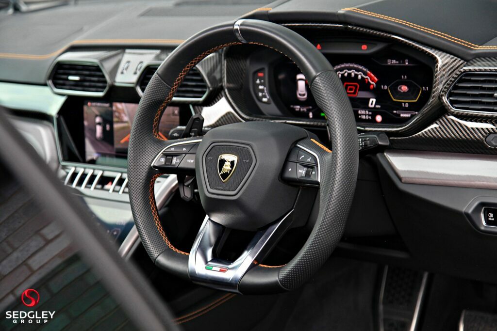 Lamborghini Urus Estate Grey #18