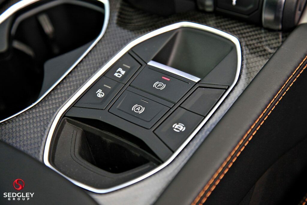 Lamborghini Urus Estate Grey #35