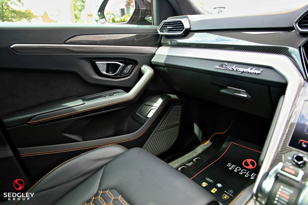 Lamborghini Urus Estate Grey #46