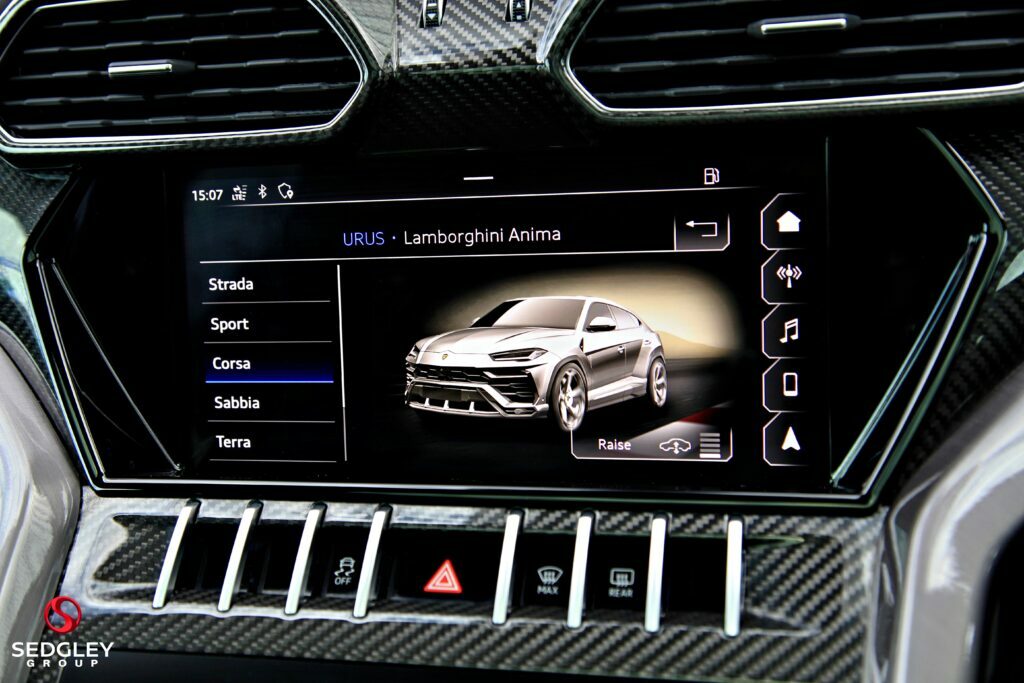 Lamborghini Urus Estate Grey #41