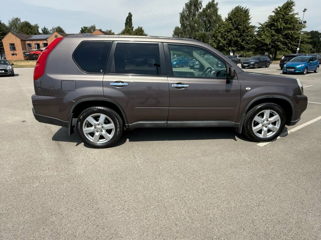 Nissan X-Trail 2.0 Dci Aventura Explorer 4Wd Grey #4