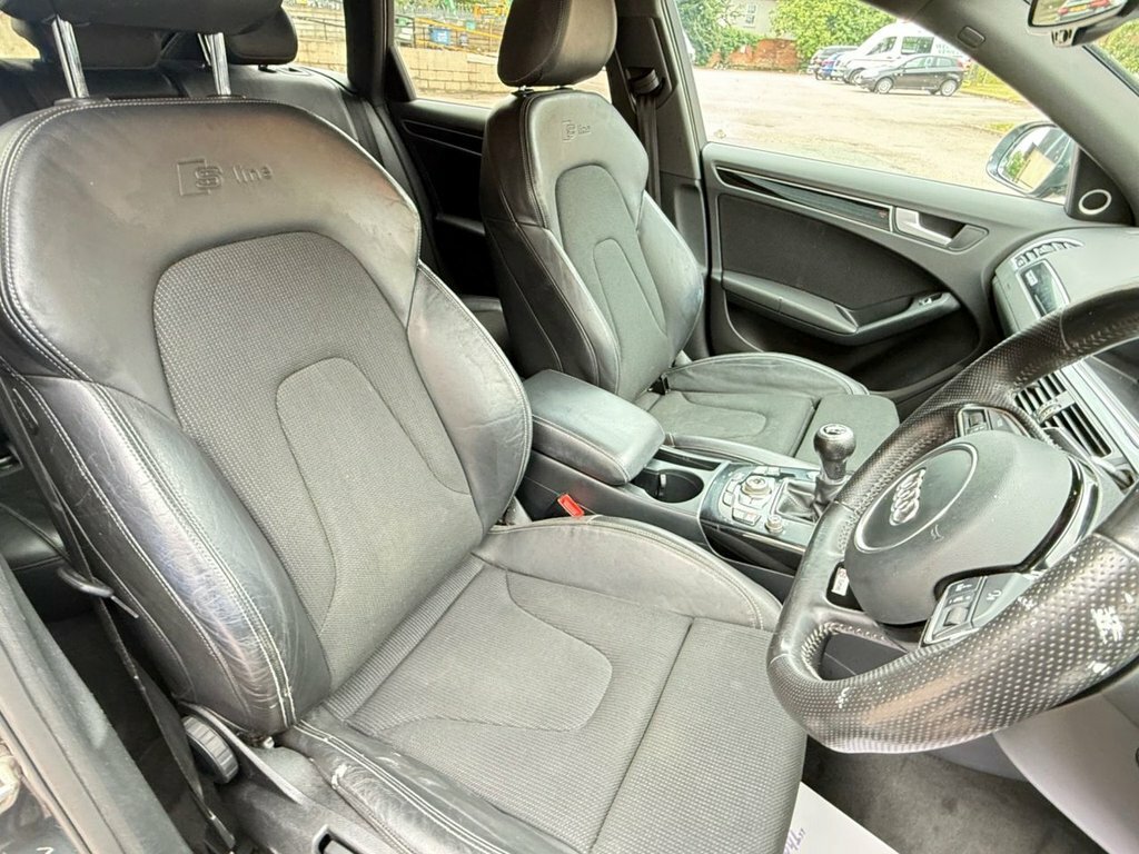 Audi A4 Avant 2L Black Edition Grey #3