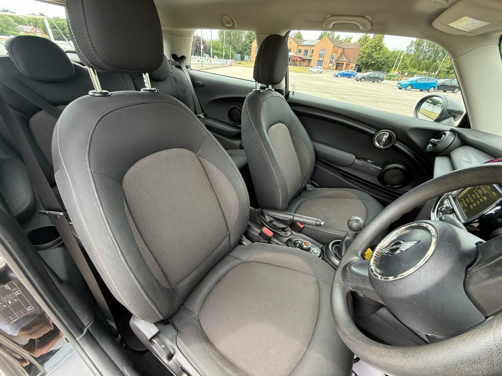 Mini Hatch 1.5L Cooper Black #3