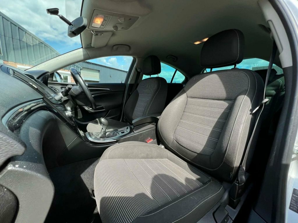 Vauxhall Insignia 2L Sri Nav Silver #3