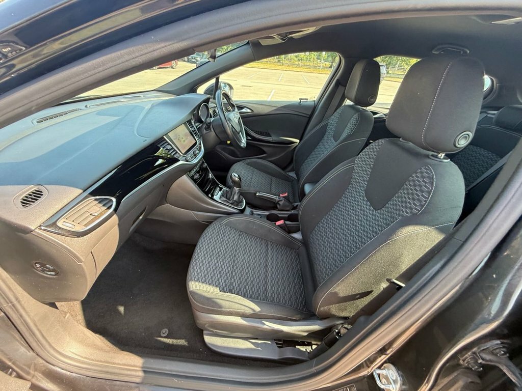 Vauxhall Astra 1L Sri Nav Black #3