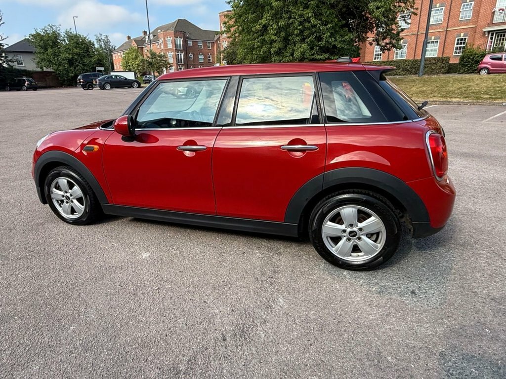 Mini Hatch 1.2L One AX66AOU Red #5