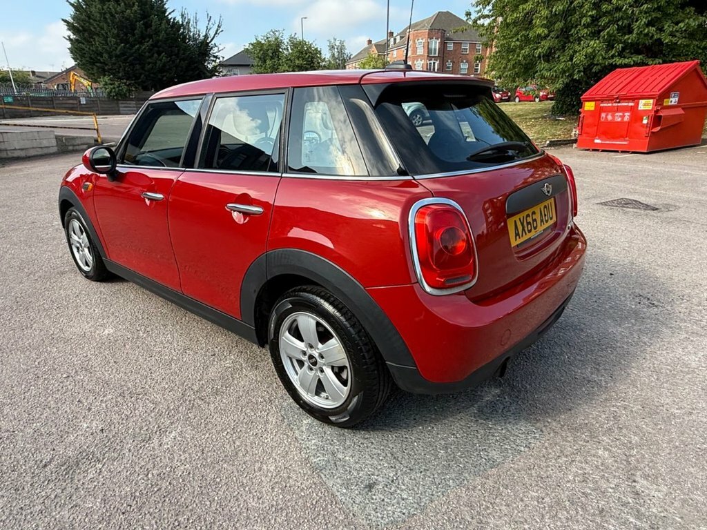 Mini Hatch 1.2L One AX66AOU Red #4