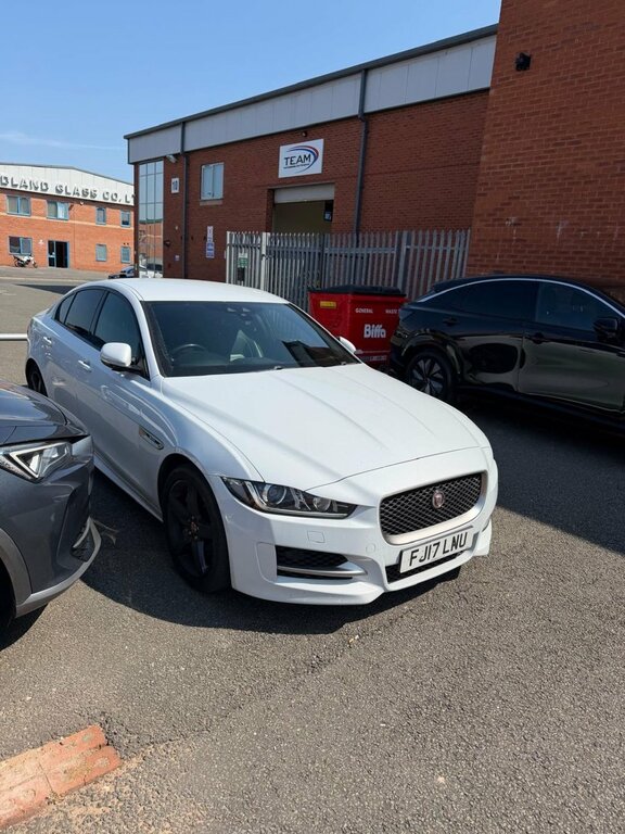Jaguar XE 2L R-sport White