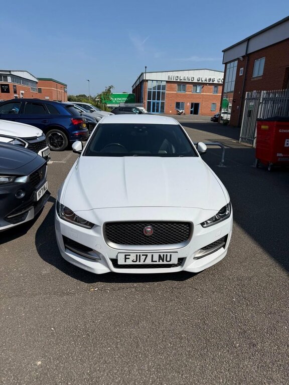 Jaguar XE 2L R-sport White #2