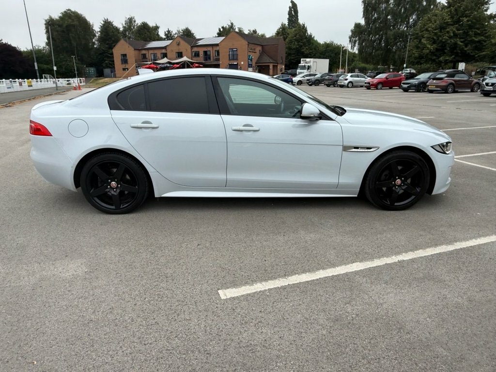 Jaguar XE 2L R-sport White #4