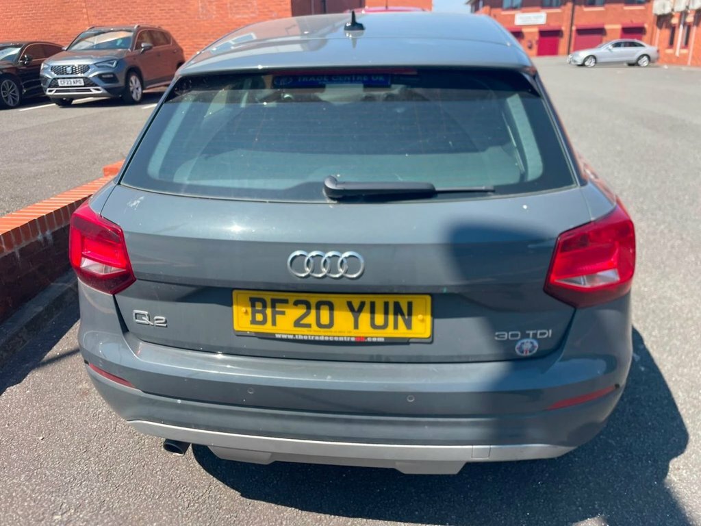 Audi Q2 1.6L Technik Grey #4
