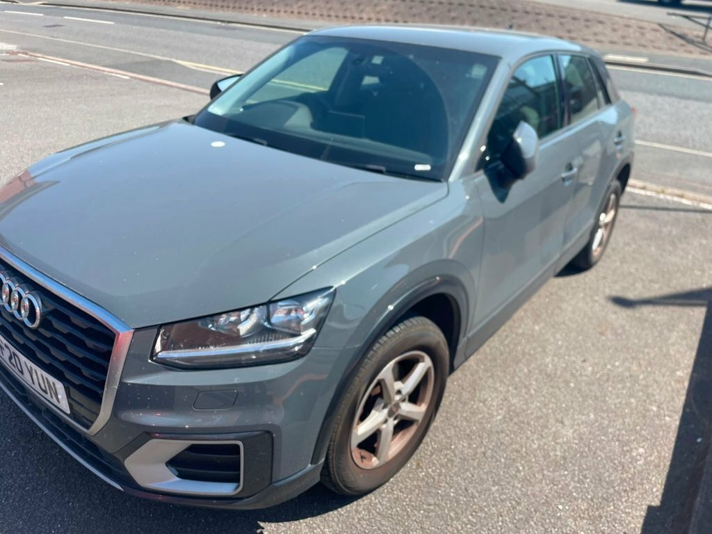 Audi Q2 1.6L Technik Grey #2