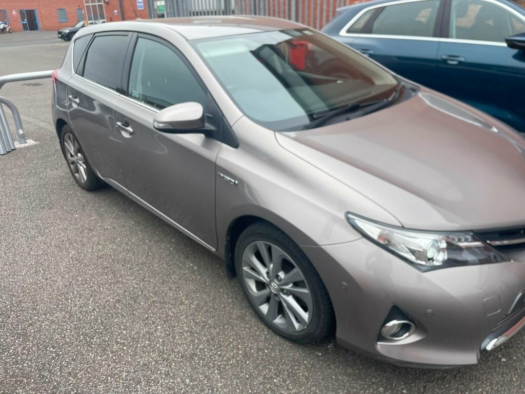 Toyota Auris 1.8L Excel Brown #2