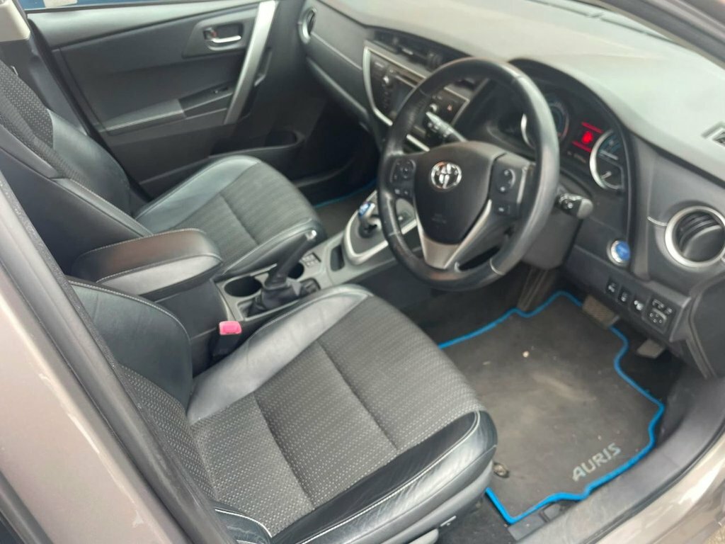 Toyota Auris 1.8L Excel Brown #3