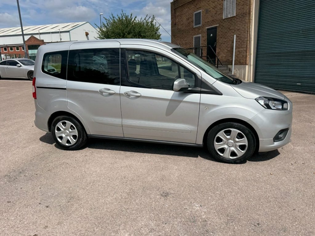 Ford Tourneo Courier Hatchback Black #103