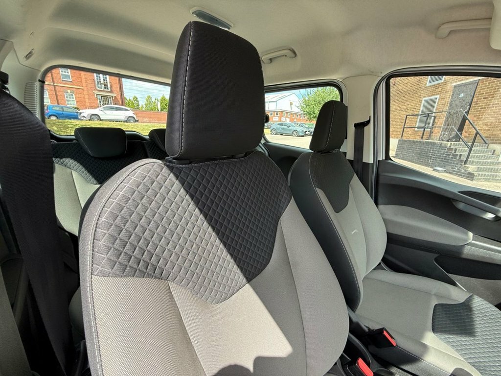 Ford Tourneo Courier Hatchback Black #92
