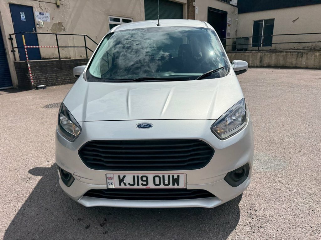 Ford Tourneo Courier Hatchback Black #78