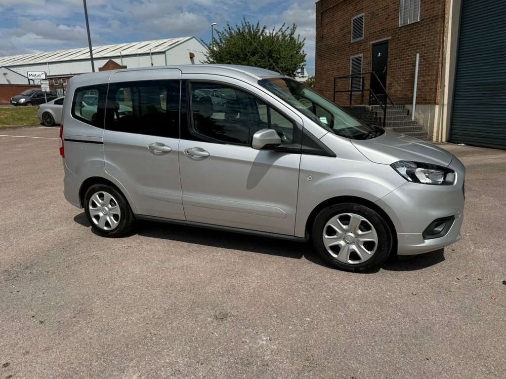 Ford Tourneo Courier Hatchback Black #102