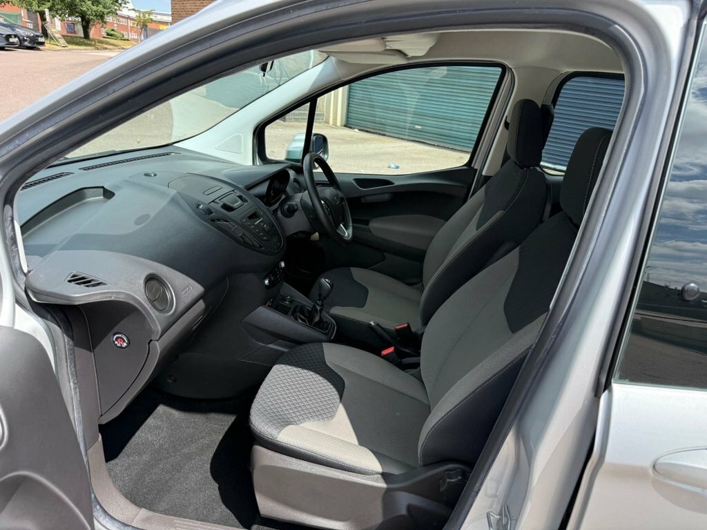 Ford Tourneo Courier Hatchback Black #82