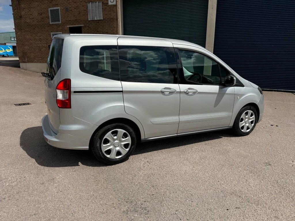 Ford Tourneo Courier Hatchback Black #110