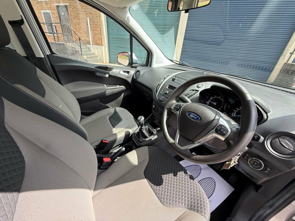 Ford Tourneo Courier Hatchback Black #50