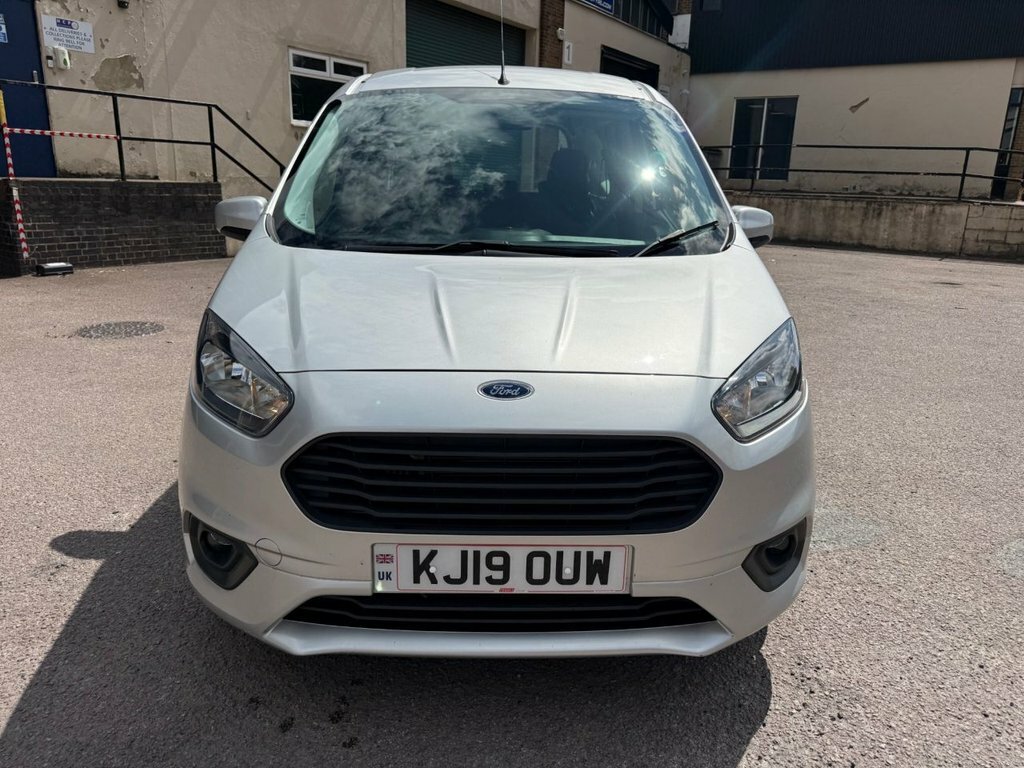Ford Tourneo Courier Hatchback Black #81