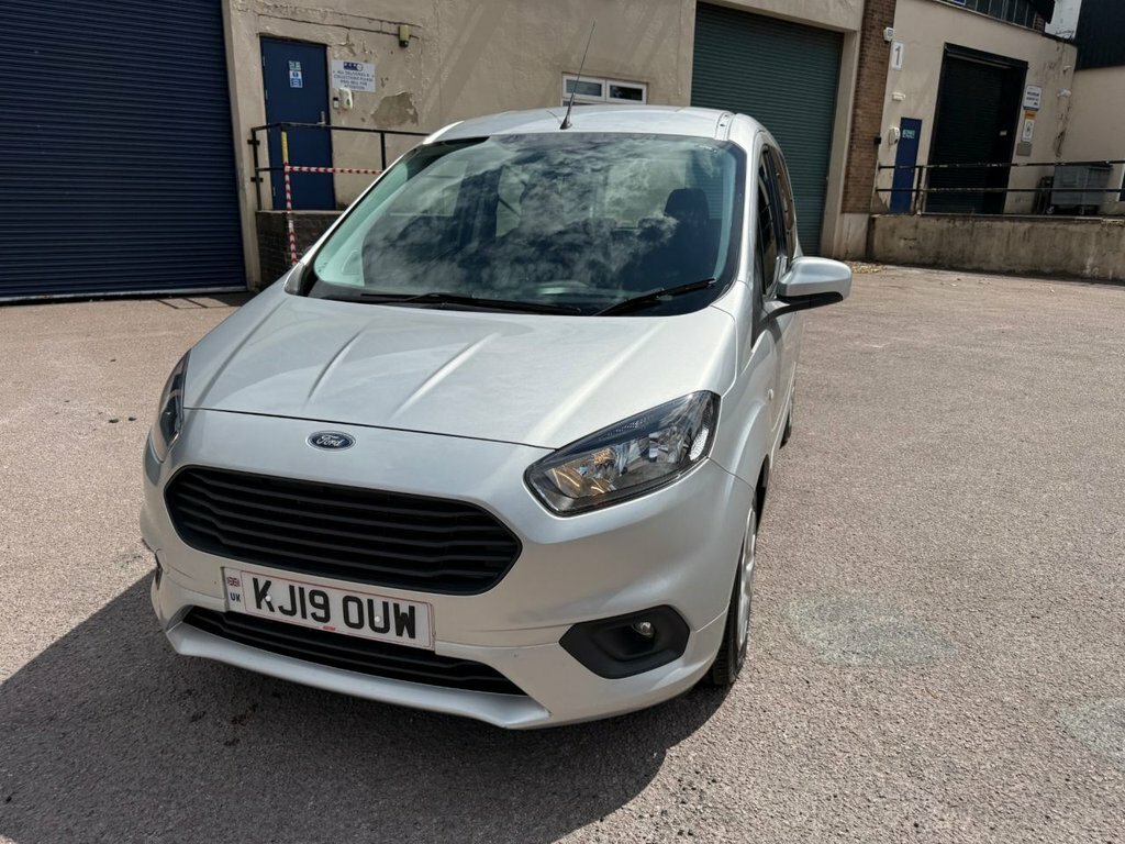 Ford Tourneo Courier Hatchback Black #80