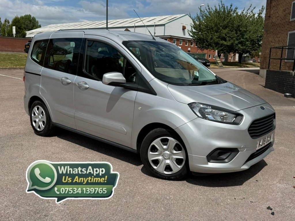 Ford Tourneo Courier Hatchback Black #1