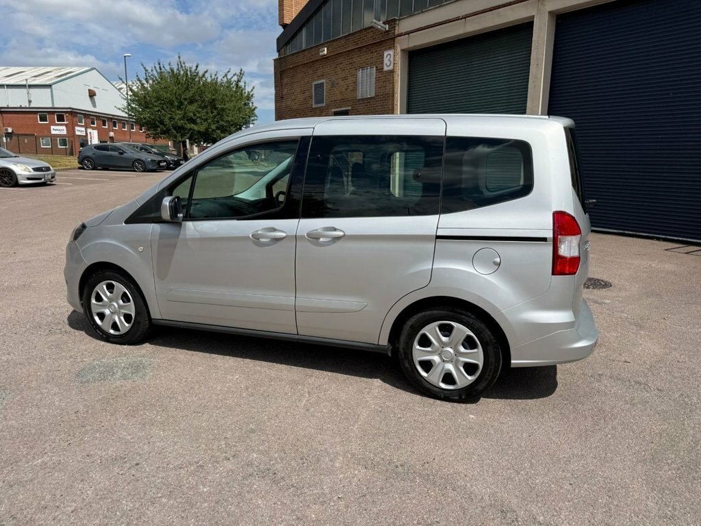 Ford Tourneo Courier Hatchback Black #29