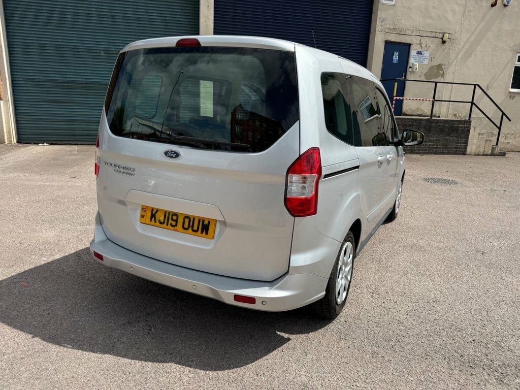 Ford Tourneo Courier Hatchback Black #111