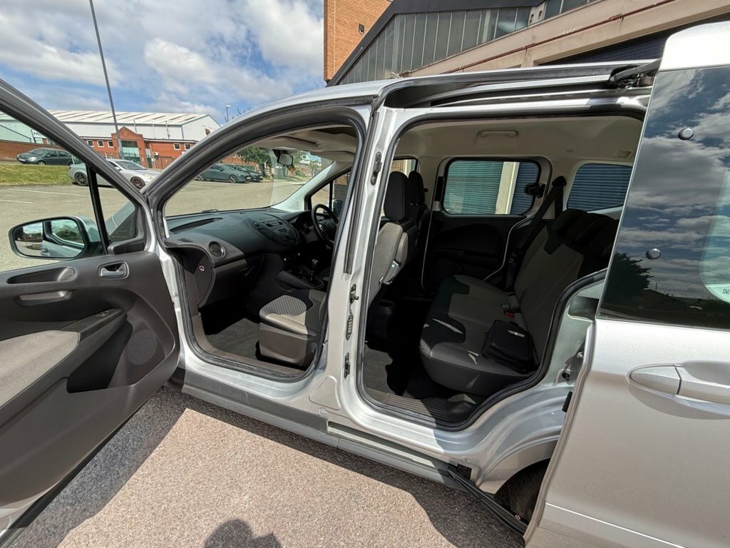 Ford Tourneo Courier Hatchback Black #84