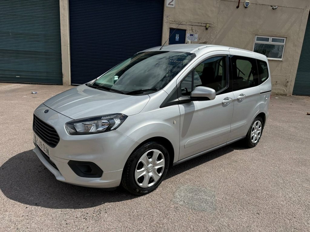 Ford Tourneo Courier Hatchback Black #38