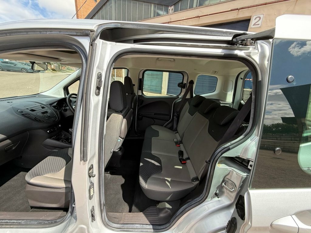 Ford Tourneo Courier Hatchback Black #86