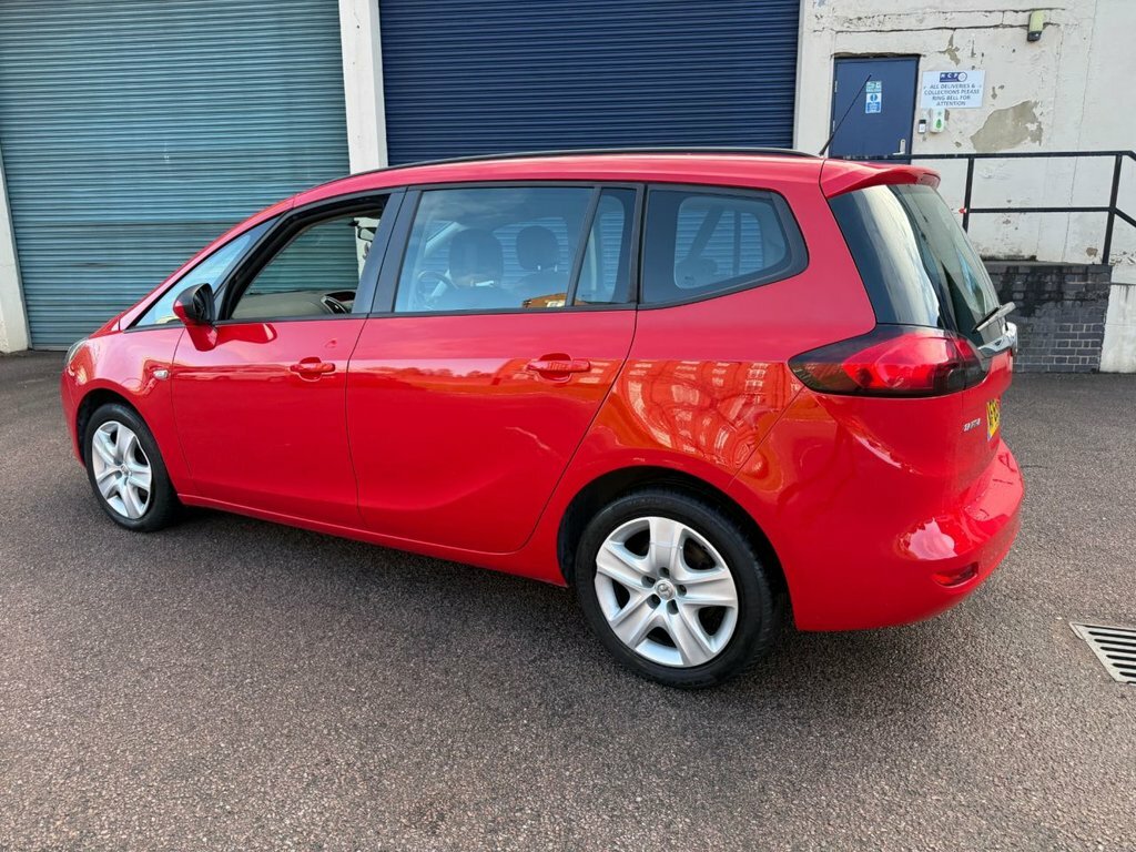 Vauxhall Zafira Tourer 1.4L Exclusiv Red #2
